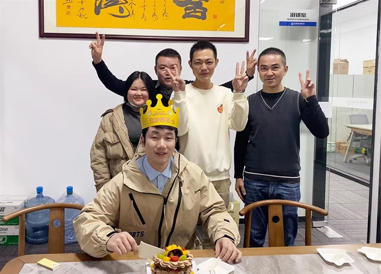 员工生日聚餐
